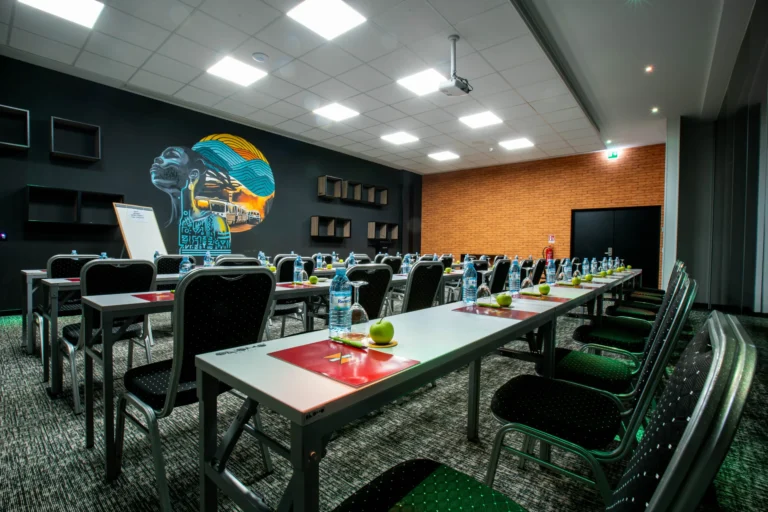 nos-salles-de-conference-1-scaled_1_yc2unq