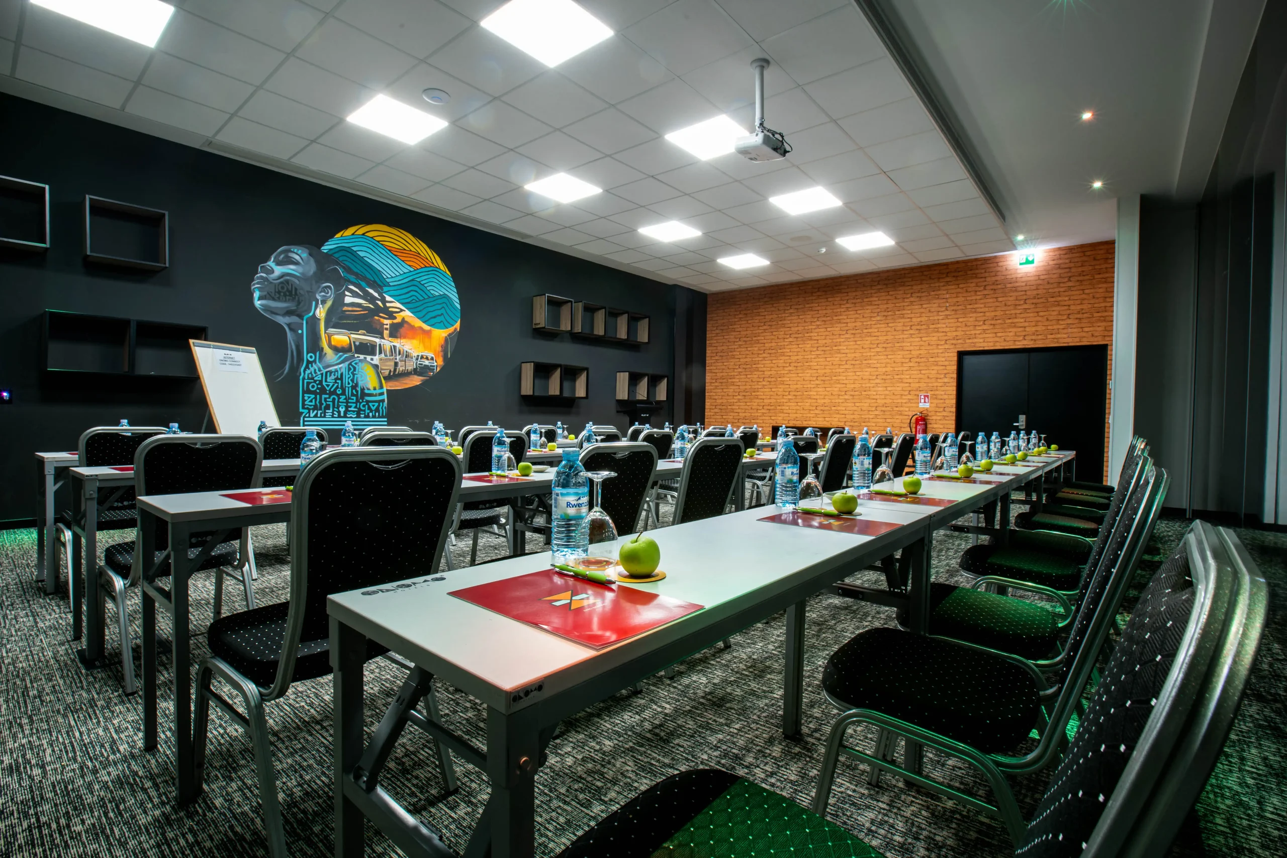 nos-salles-de-conference-1-scaled_1_yc2unq